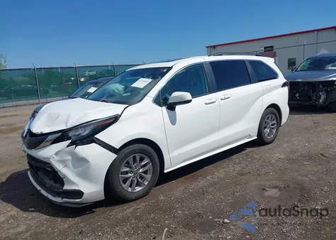 2022 Toyota Sienna Le z USA, uszkodzony, nr VIN 5TDBSKFC8NS047748